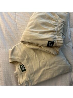 NWOT Daily Drills Set- Classic Crewneck and Joggers in Sand XS/S